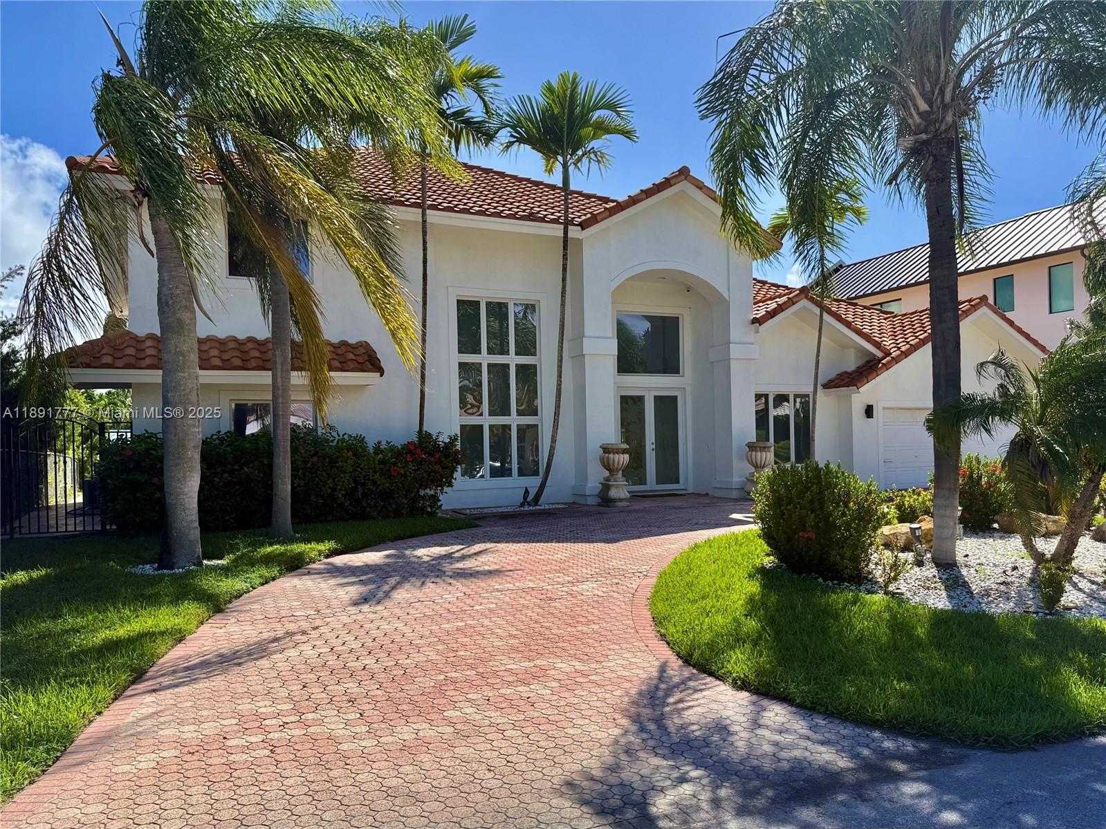 Small Image of 3030 NORTH EAST 42ND ST, Fort Lauderdale Number 2