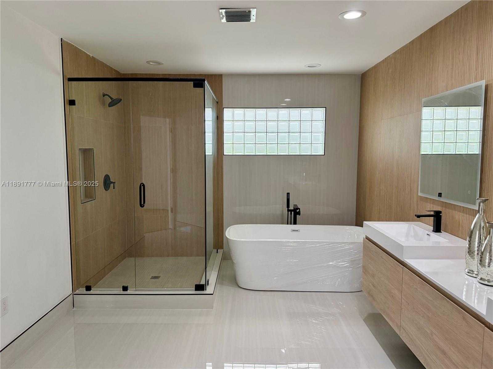 Small Image of 3030 NORTH EAST 42ND ST, Fort Lauderdale Number 22