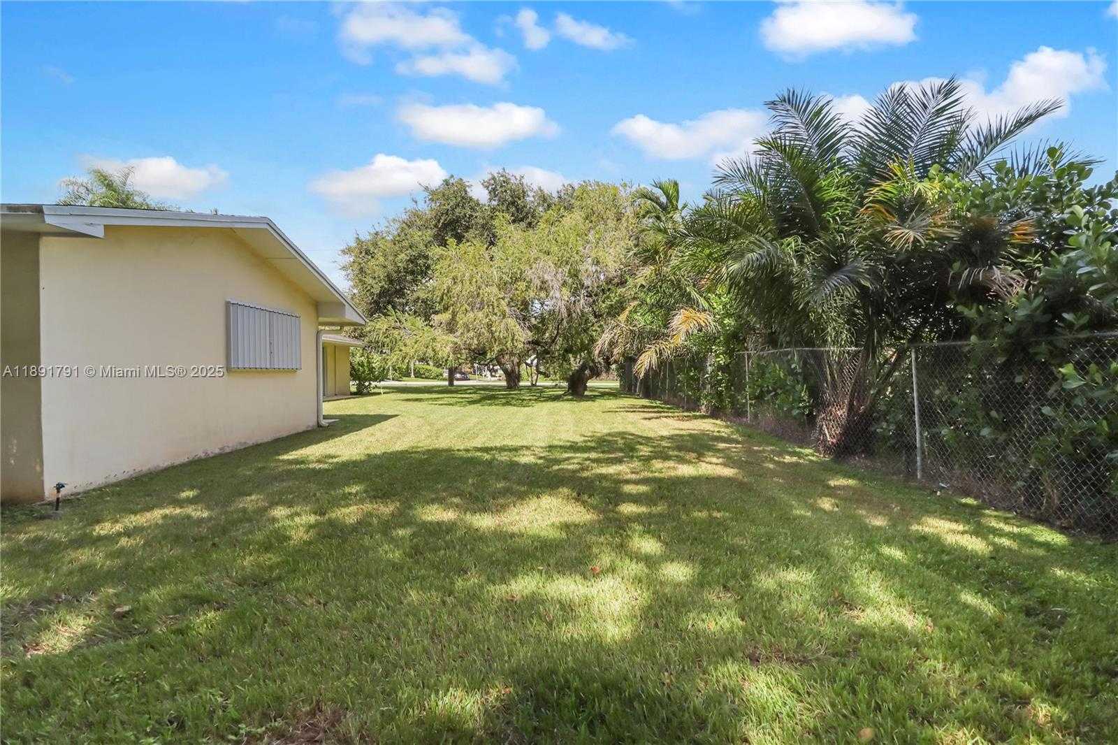 Small Image of 18401 SOUTH WEST 86TH CT, Cutler Bay Number 23