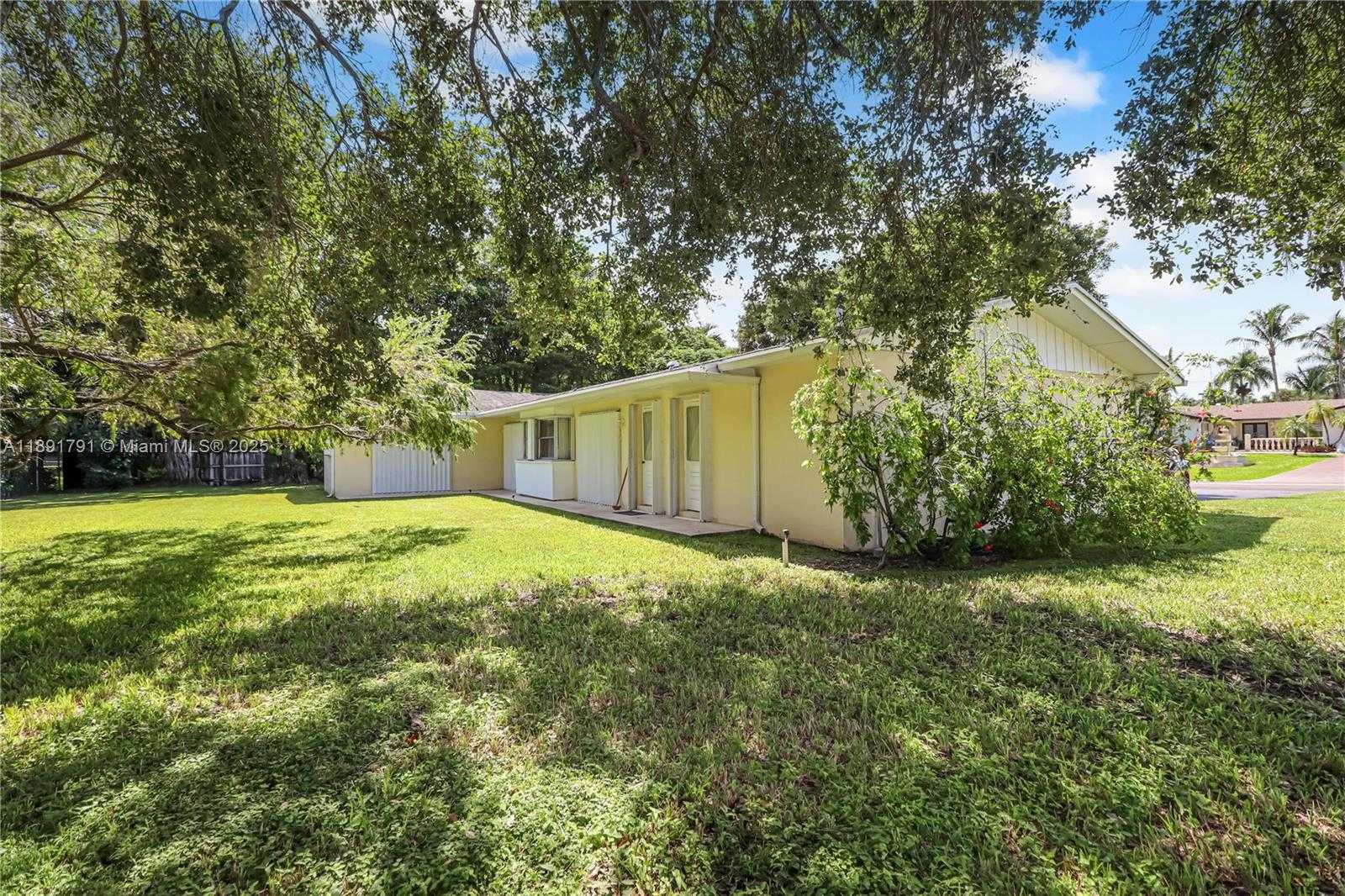 Small Image of 18401 SOUTH WEST 86TH CT, Cutler Bay Number 25