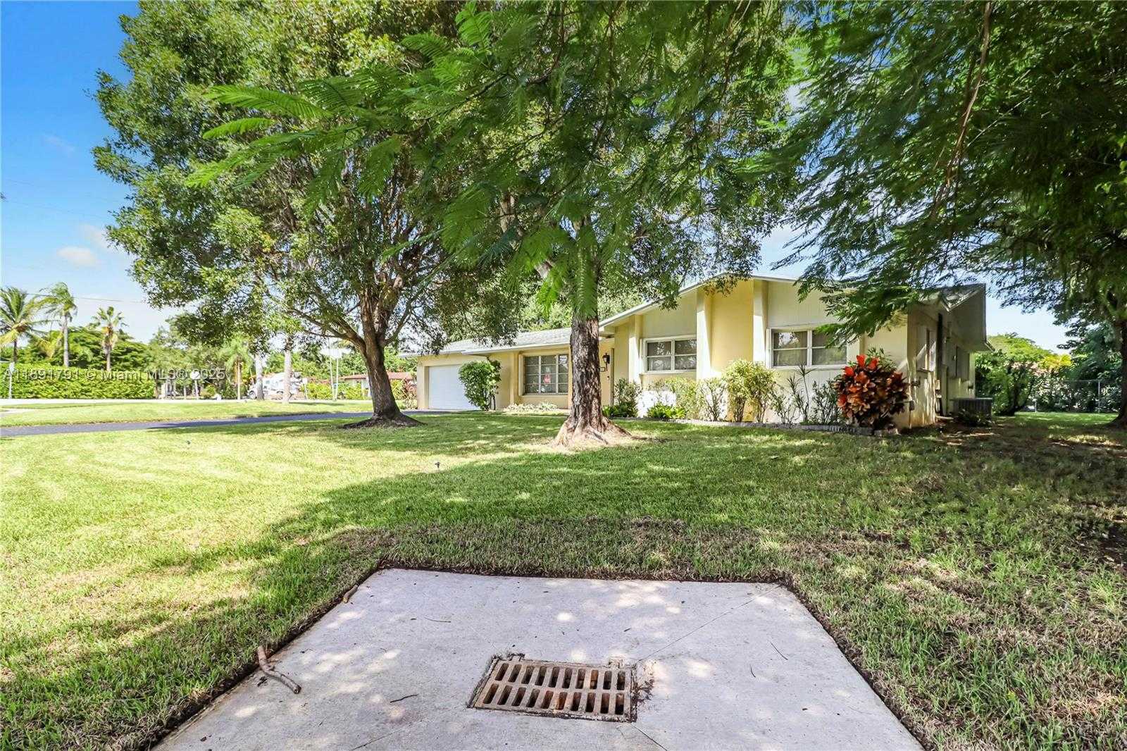 Small Image of 18401 SOUTH WEST 86TH CT, Cutler Bay Number 26