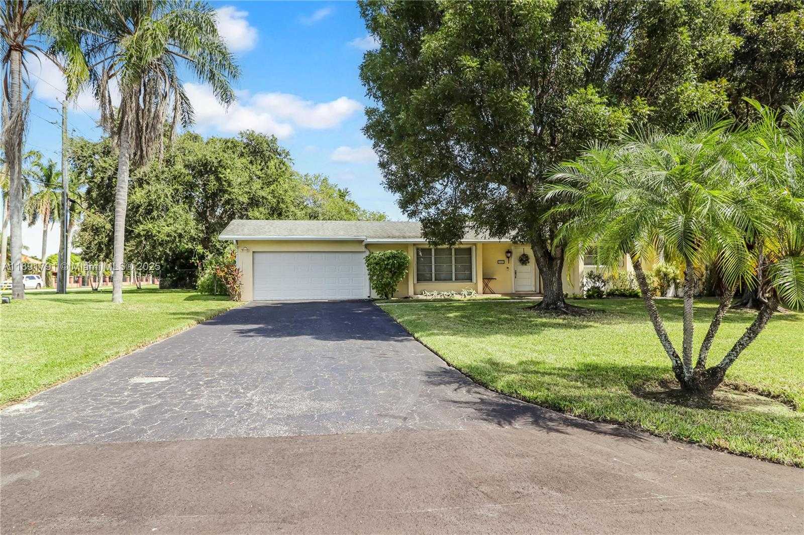 Small Image of 18401 SOUTH WEST 86TH CT, Cutler Bay Number 27