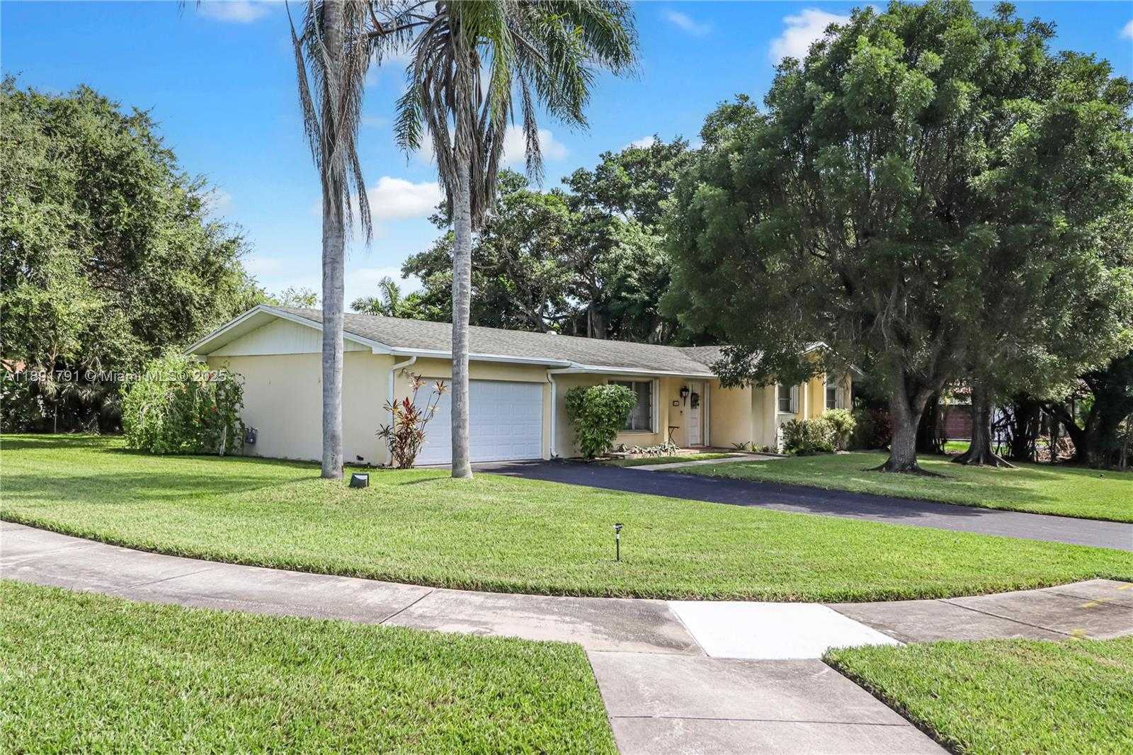 Small Image of 18401 SOUTH WEST 86TH CT, Cutler Bay Number 28
