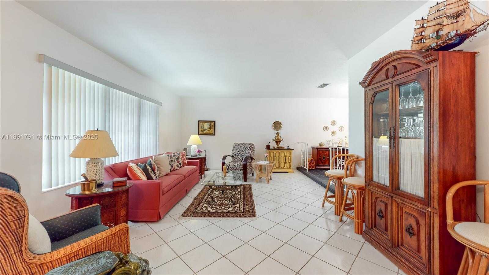 Small Image of 18401 SOUTH WEST 86TH CT, Cutler Bay Number 3