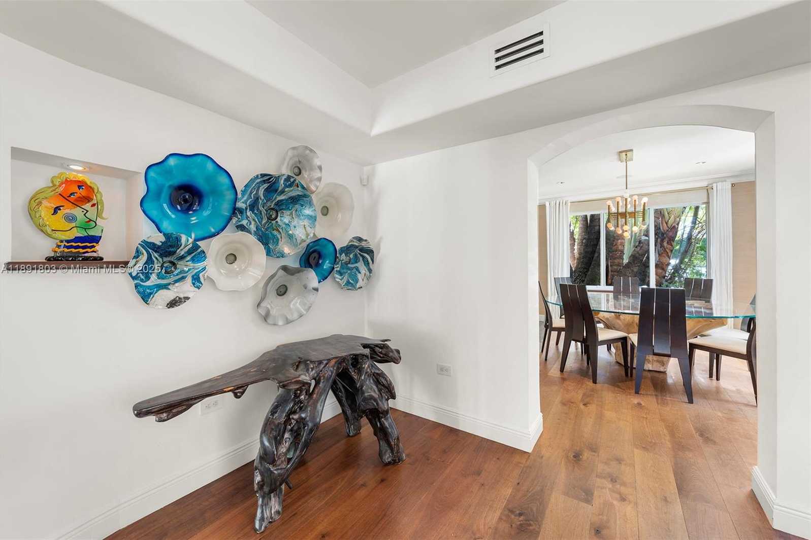 Small Image of 2701 NORTH BAY RD, Miami Beach Number 11