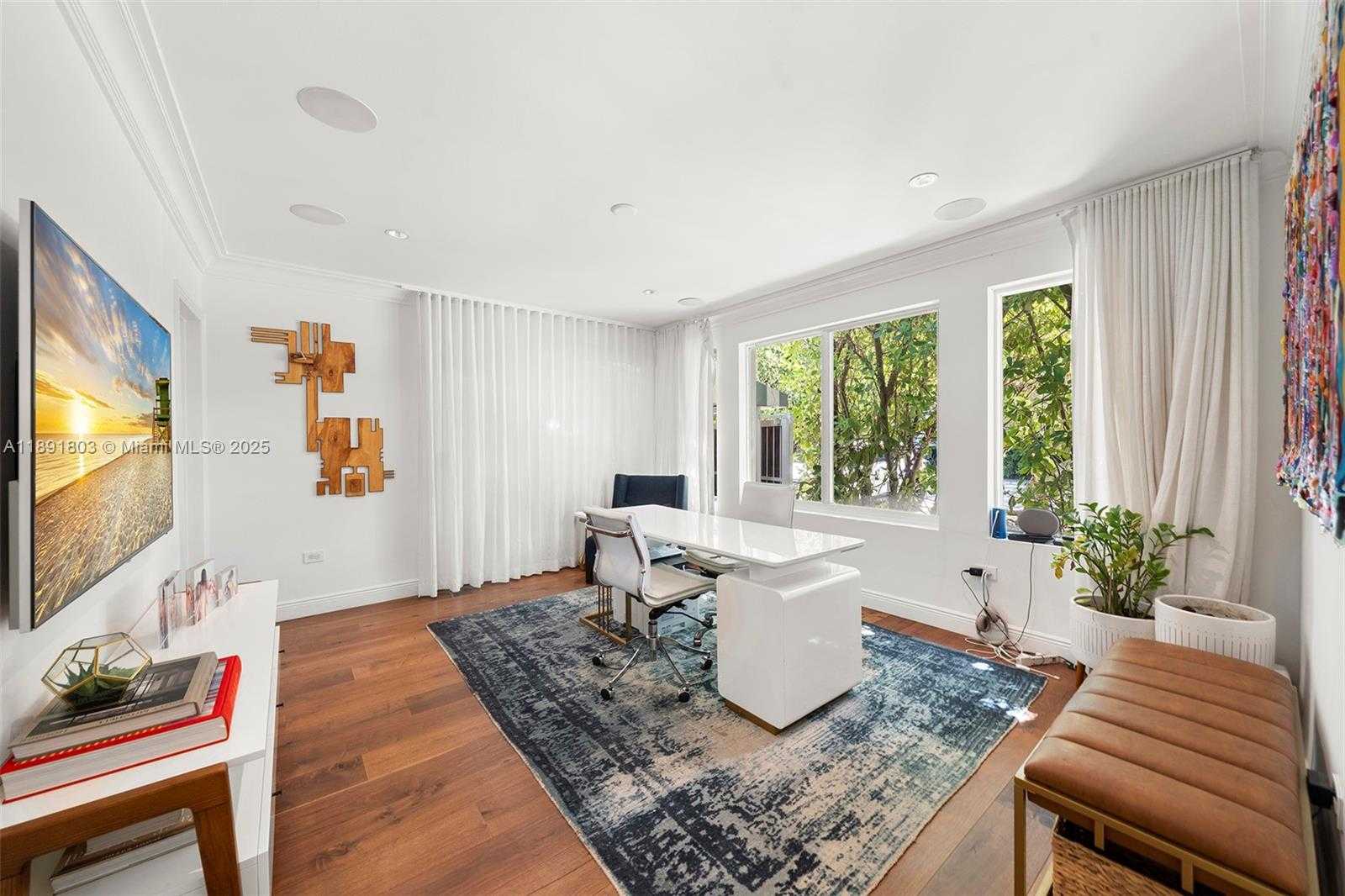 Small Image of 2701 NORTH BAY RD, Miami Beach Number 13
