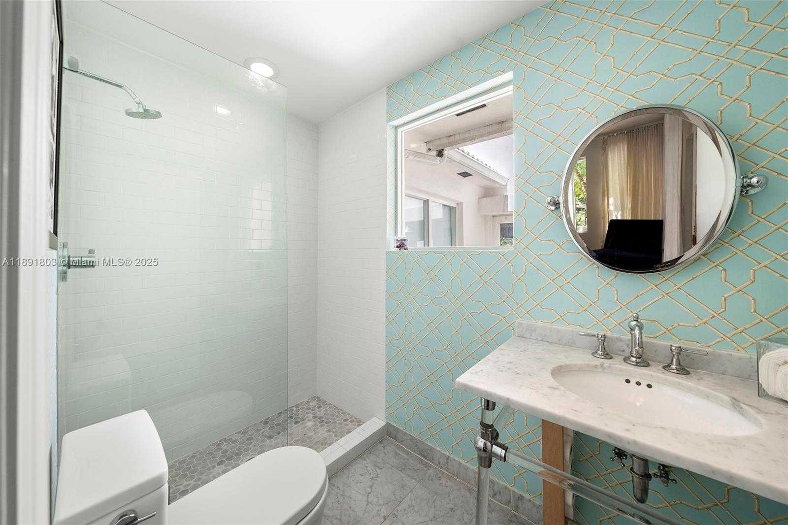 Small Image of 2701 NORTH BAY RD, Miami Beach Number 15