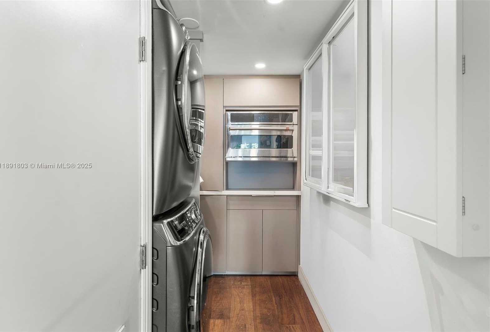 Small Image of 2701 NORTH BAY RD, Miami Beach Number 18