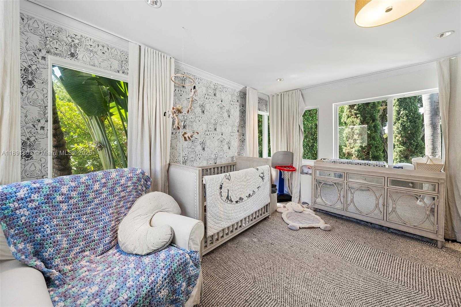 Small Image of 2701 NORTH BAY RD, Miami Beach Number 27