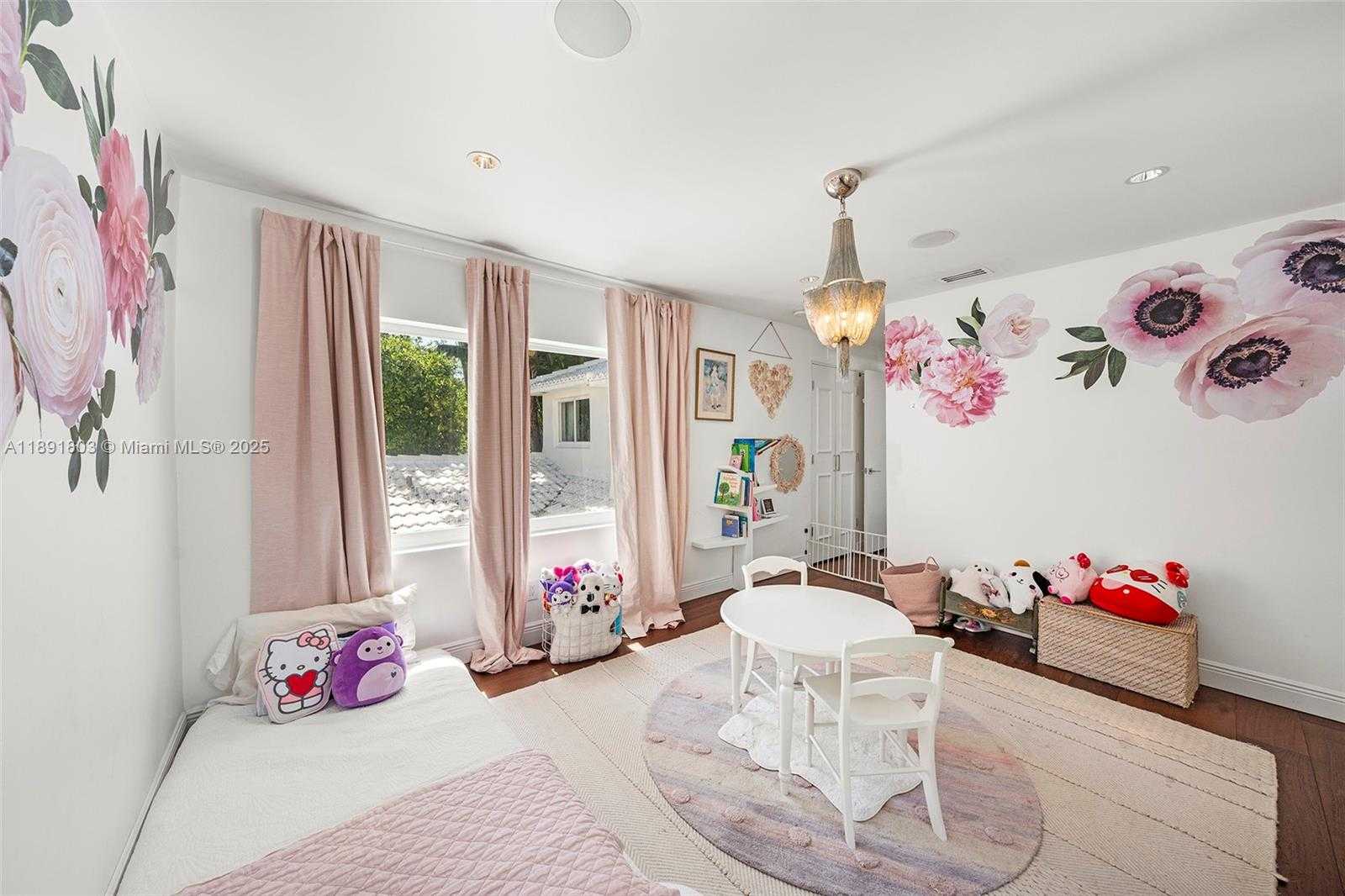Small Image of 2701 NORTH BAY RD, Miami Beach Number 29
