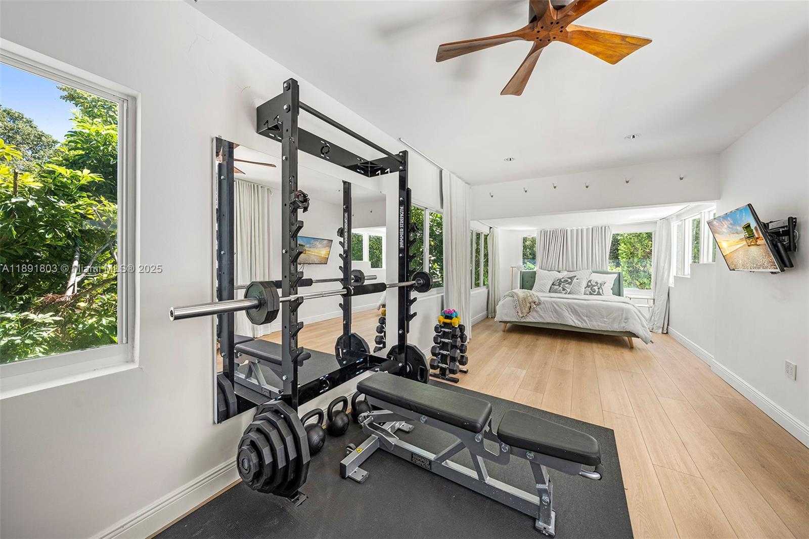 Small Image of 2701 NORTH BAY RD, Miami Beach Number 32