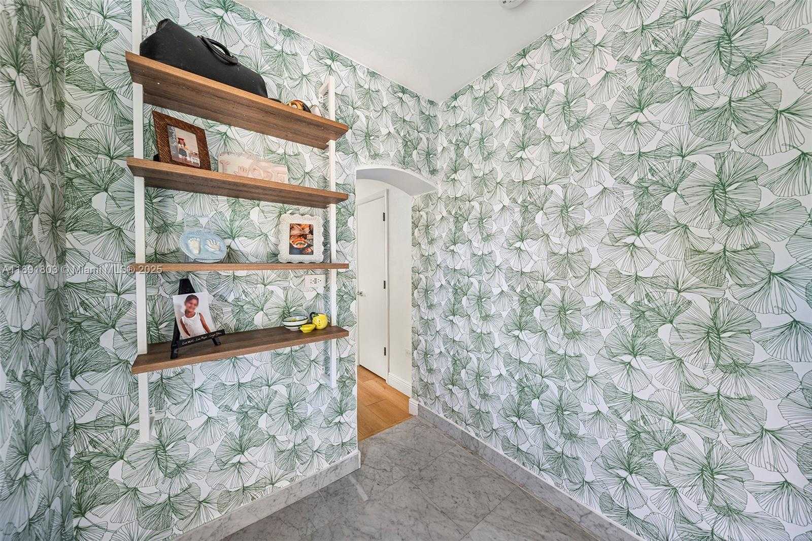 Small Image of 2701 NORTH BAY RD, Miami Beach Number 34