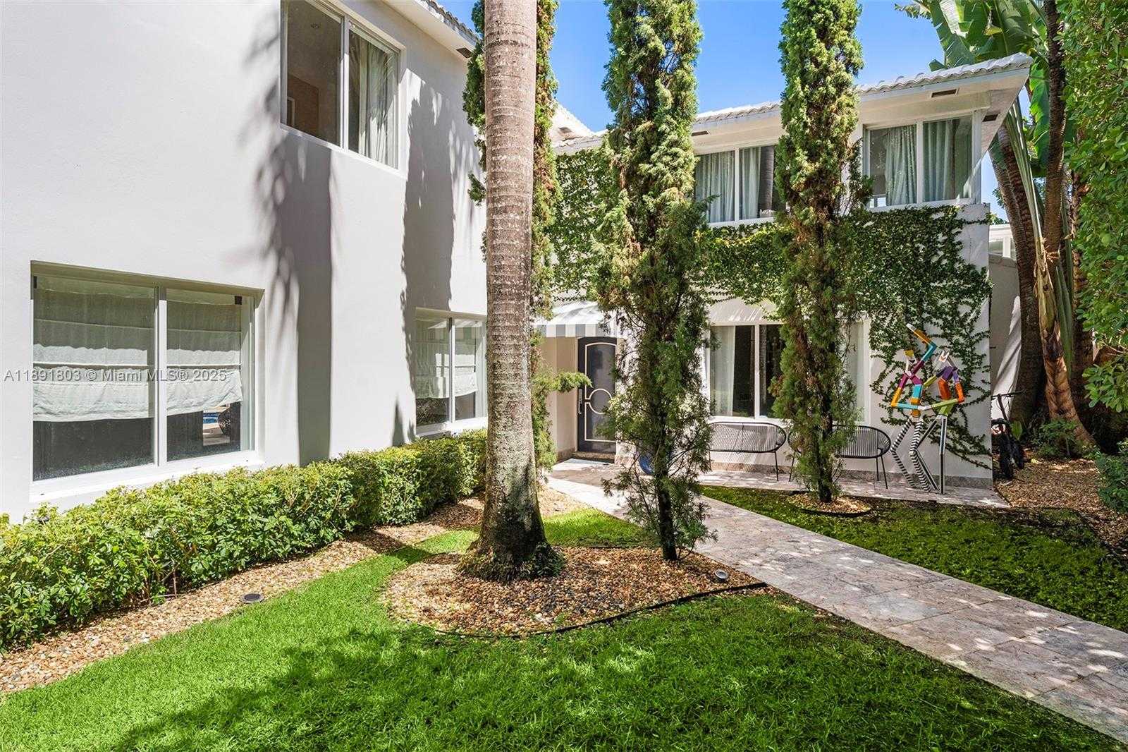 Small Image of 2701 NORTH BAY RD, Miami Beach Number 37