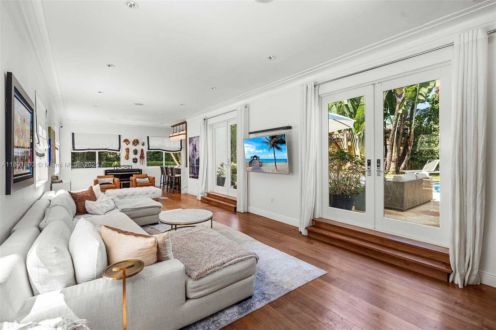 Small Image of 2701 NORTH BAY RD, Miami Beach Number 7
