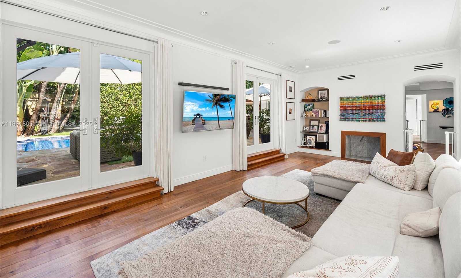 Small Image of 2701 NORTH BAY RD, Miami Beach Number 8