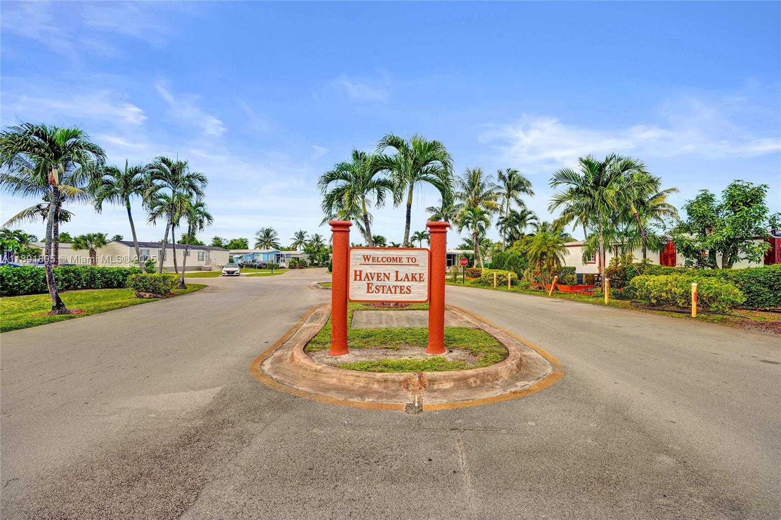 Small Image of 11201 SOUTH WEST 55TH ST LOT E43, Miramar Number 2