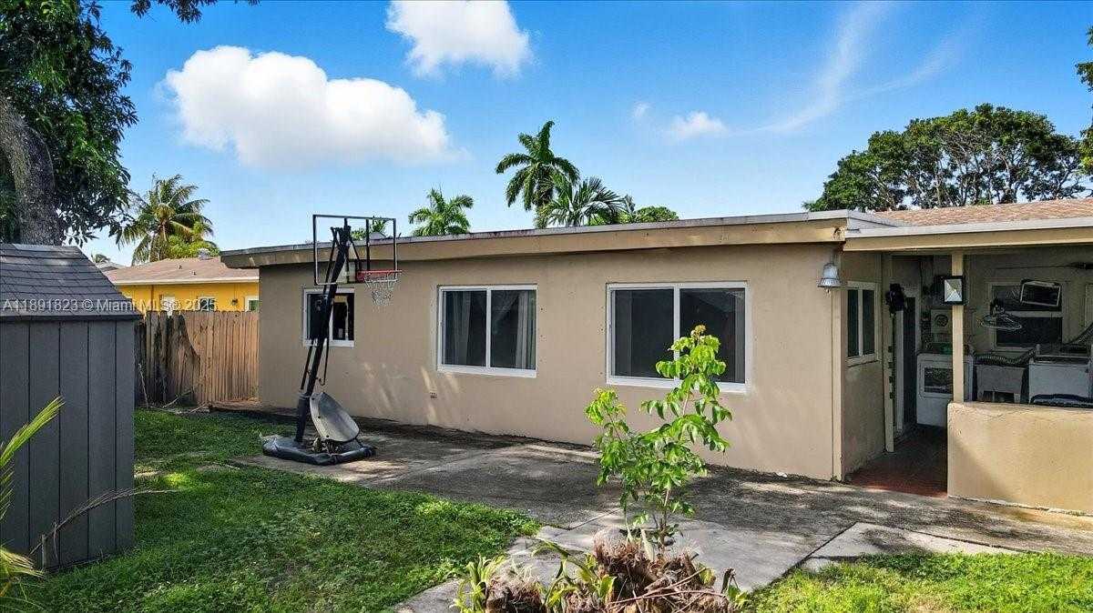 Small Image of 514 SOUTH WEST 72ND TER, North Lauderdale Number 22