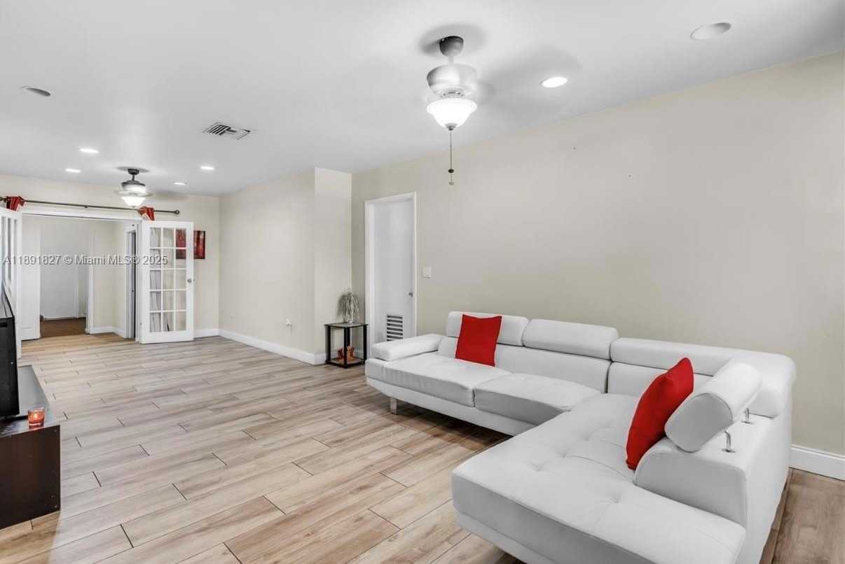 Small Image of 6441 ALLEN ST, Hollywood Number 10
