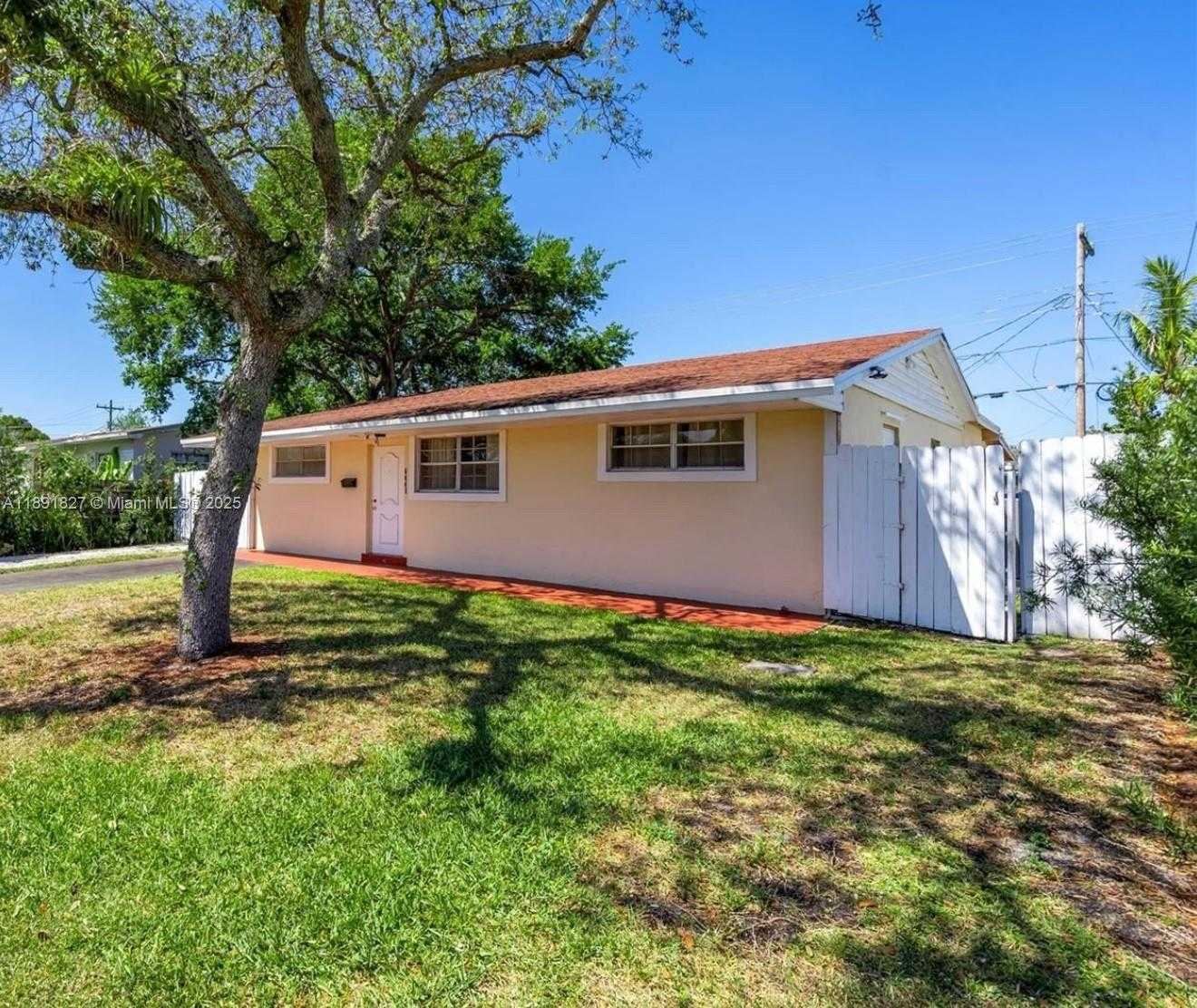 Small Image of 6441 ALLEN ST, Hollywood Number 3