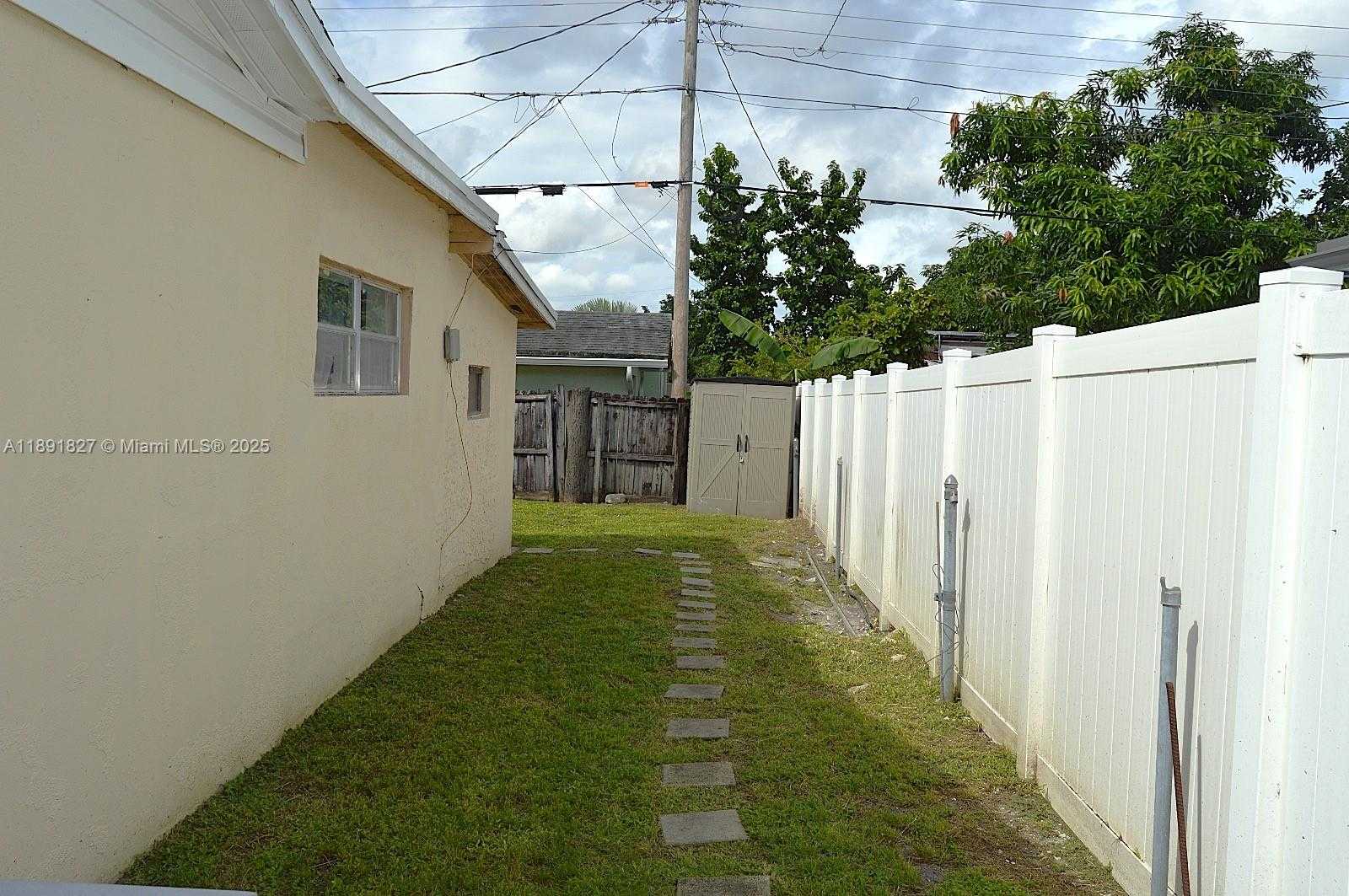 Small Image of 6441 ALLEN ST, Hollywood Number 7