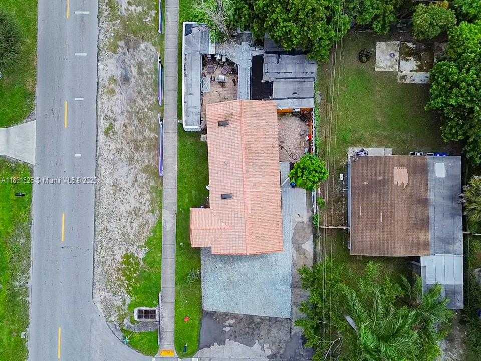 Small Image of 2112 NORTH WEST 5TH ST, Pompano Beach Number 3