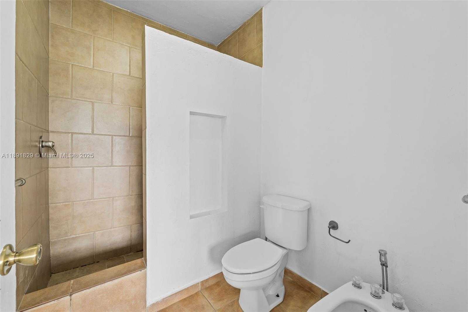 Small Image of 14391 NORTH WEST 83RD AVE, Miami Lakes Number 15