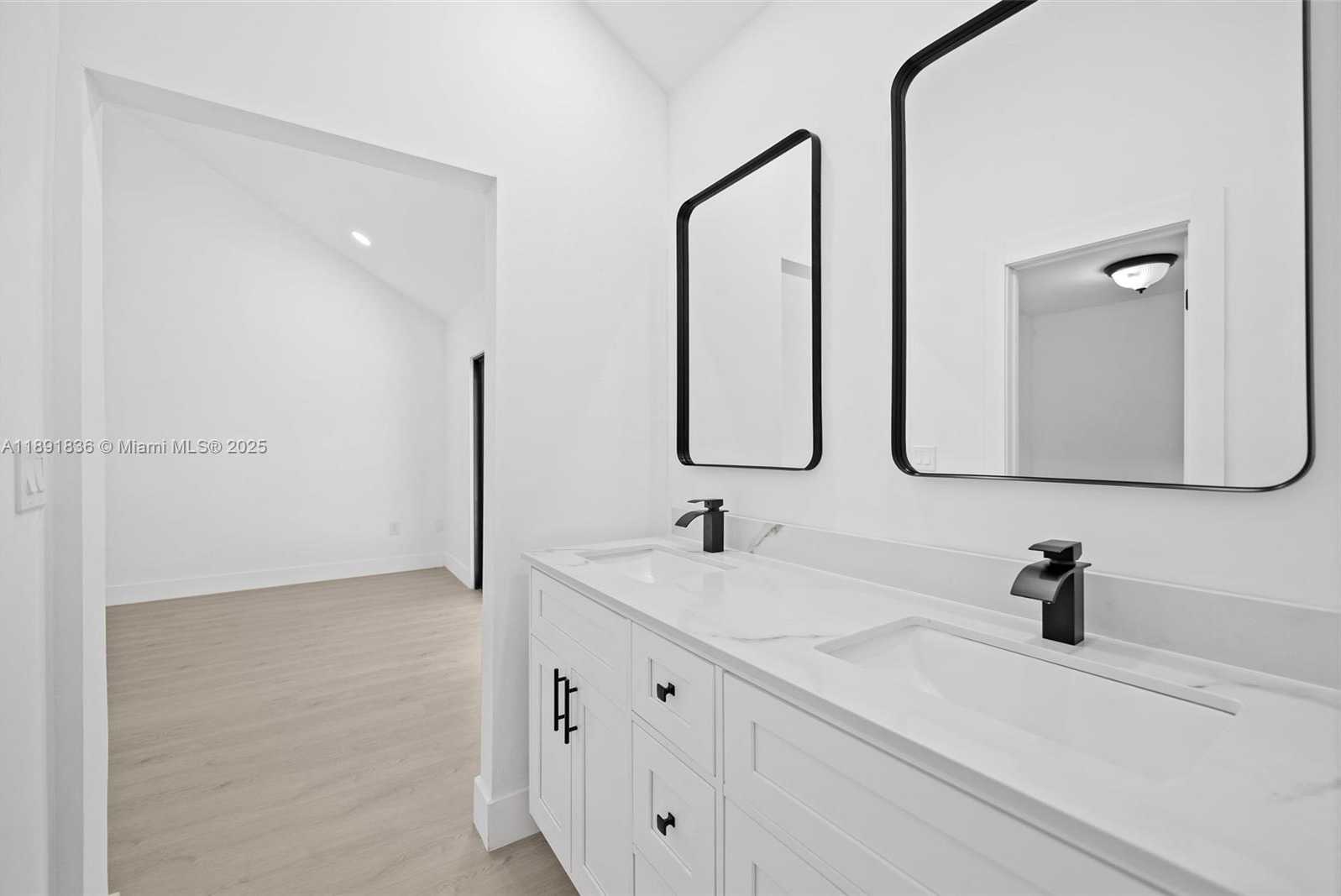 Small Image of 20620 SOUTH WEST 120TH PL, Miami Number 19