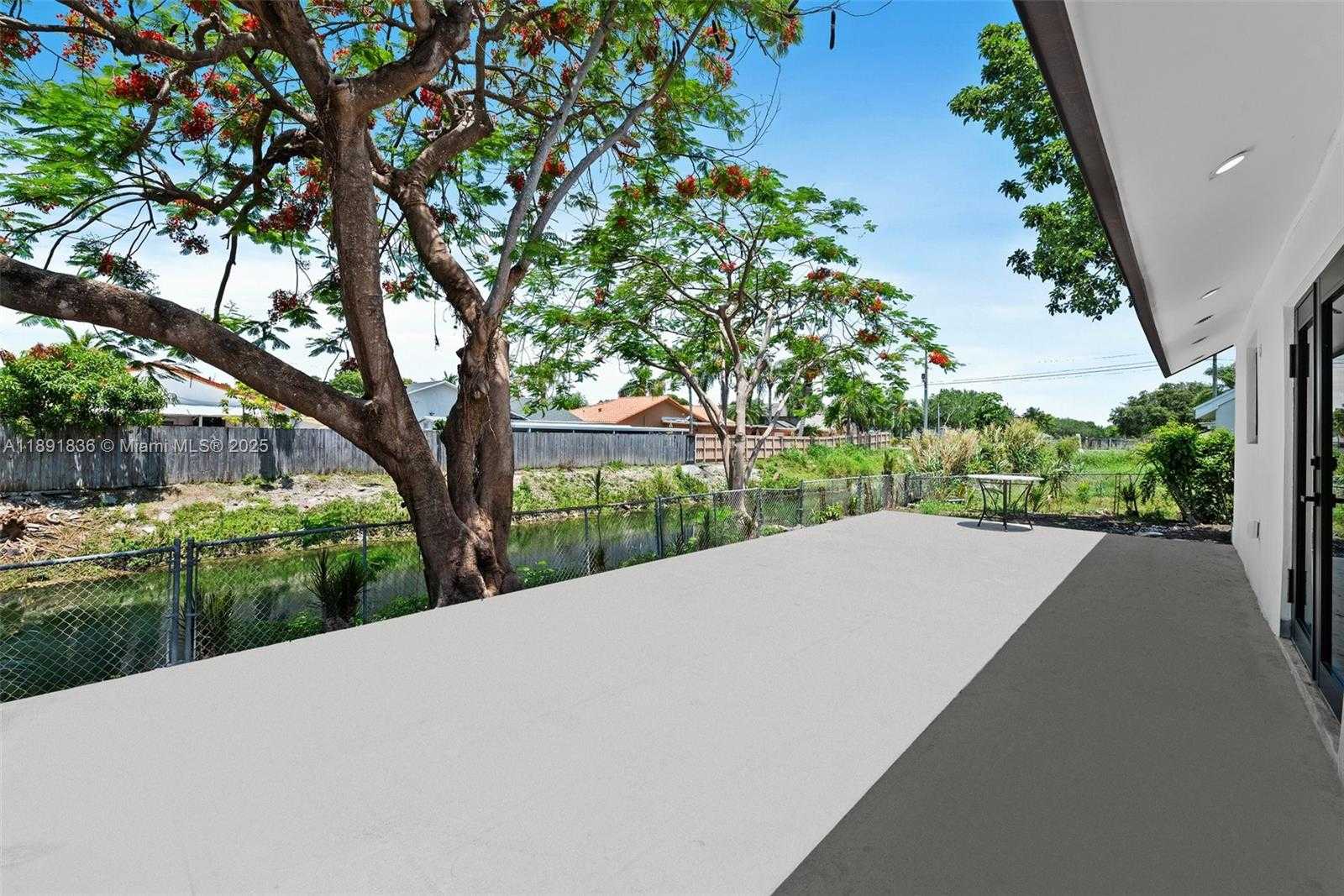 Small Image of 20620 SOUTH WEST 120TH PL, Miami Number 24