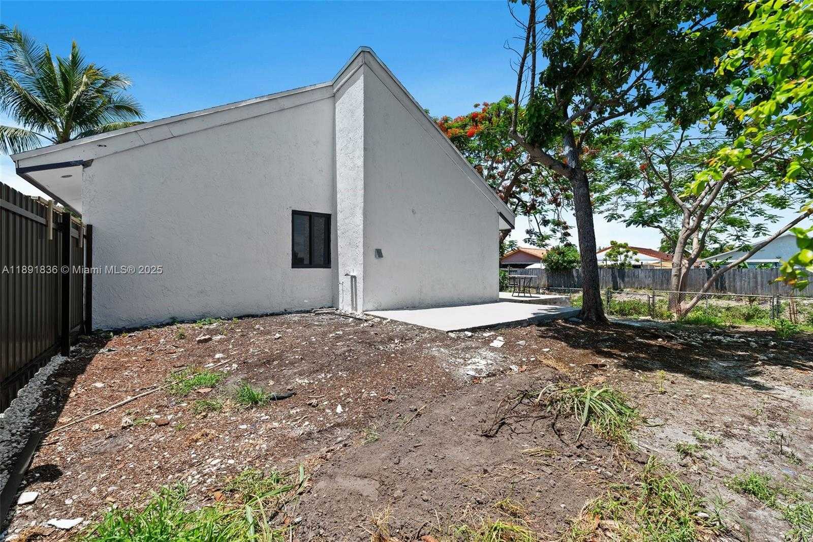 Small Image of 20620 SOUTH WEST 120TH PL, Miami Number 27