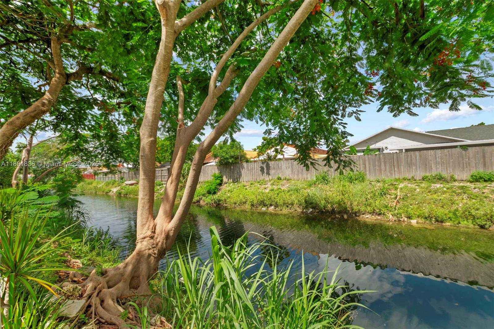 Small Image of 20620 SOUTH WEST 120TH PL, Miami Number 31