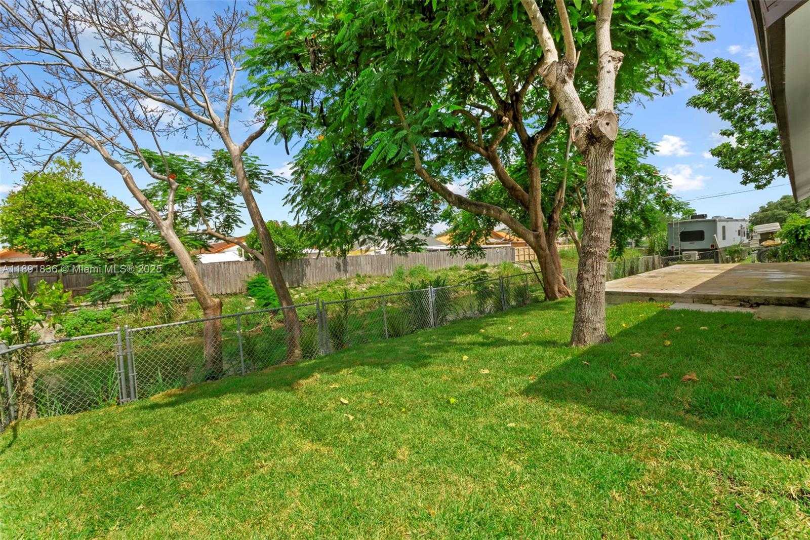 Small Image of 20620 SOUTH WEST 120TH PL, Miami Number 32