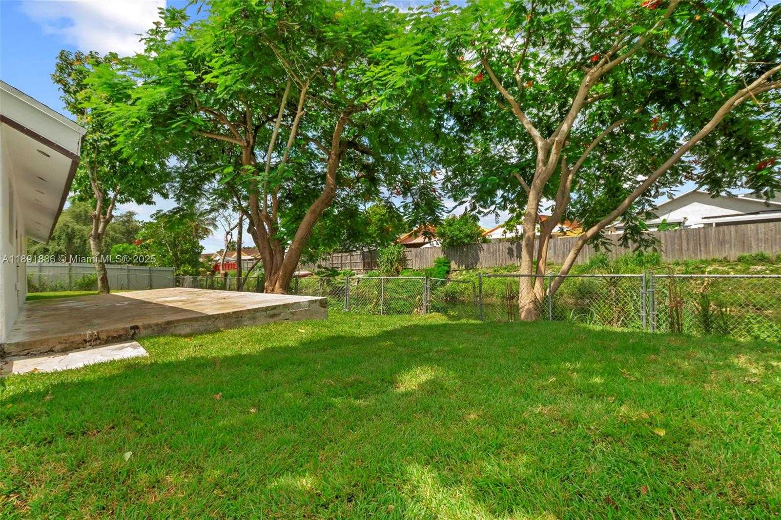 Small Image of 20620 SOUTH WEST 120TH PL, Miami Number 34