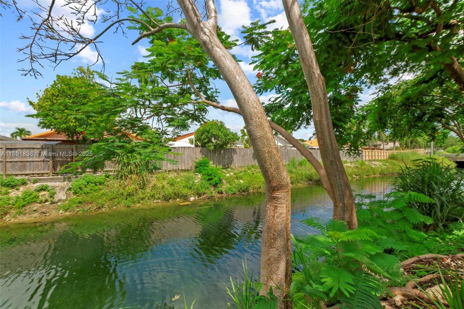 Small Image of 20620 SOUTH WEST 120TH PL, Miami Number 35