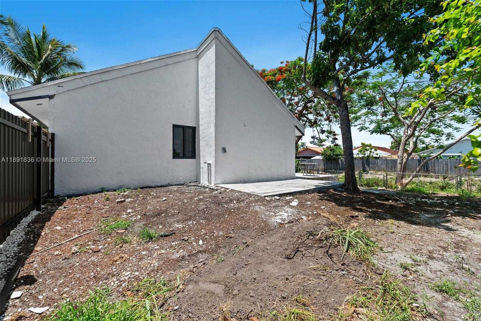 Small Image of 20620 SOUTH WEST 120TH PL, Miami Number 38