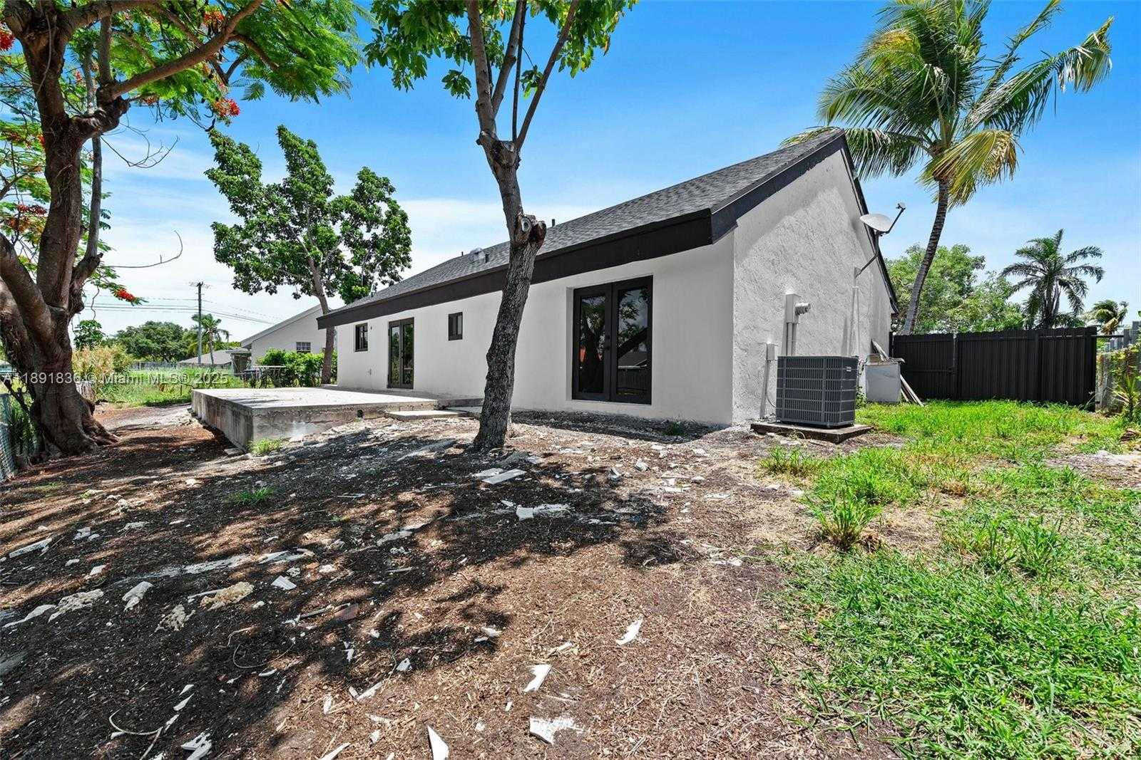 Small Image of 20620 SOUTH WEST 120TH PL, Miami Number 39