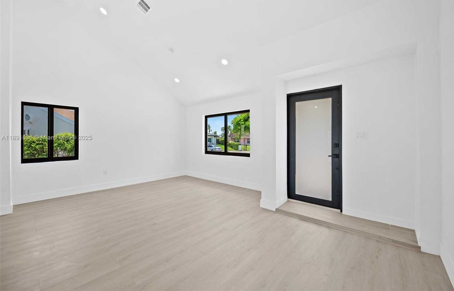 Small Image of 20620 SOUTH WEST 120TH PL, Miami Number 6