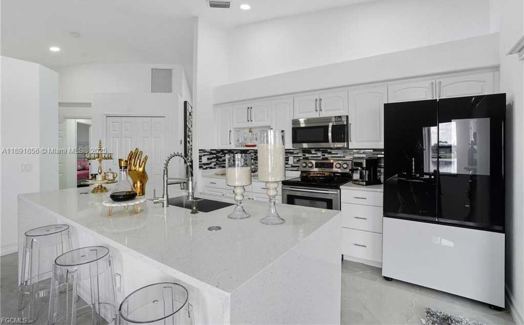 Small Image of 3235 NW 17TH LN, Other City - In The State Of Florida Number 15