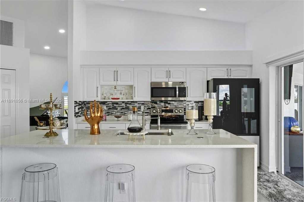 Small Image of 3235 NW 17TH LN, Other City - In The State Of Florida Number 16