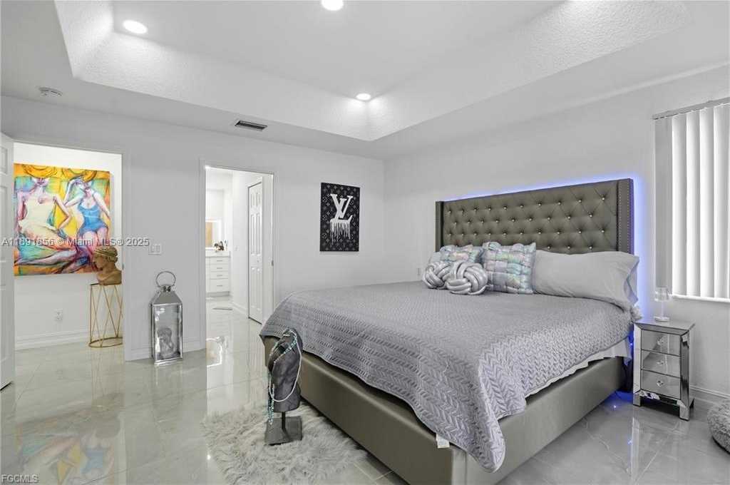 Small Image of 3235 NW 17TH LN, Other City - In The State Of Florida Number 22