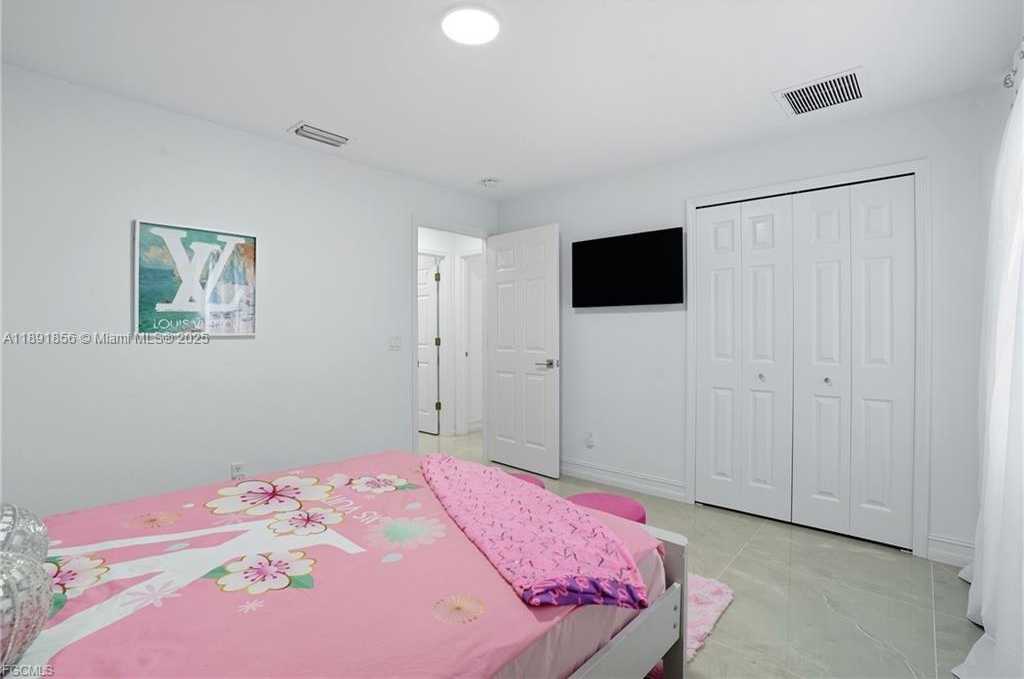 Small Image of 3235 NW 17TH LN, Other City - In The State Of Florida Number 27