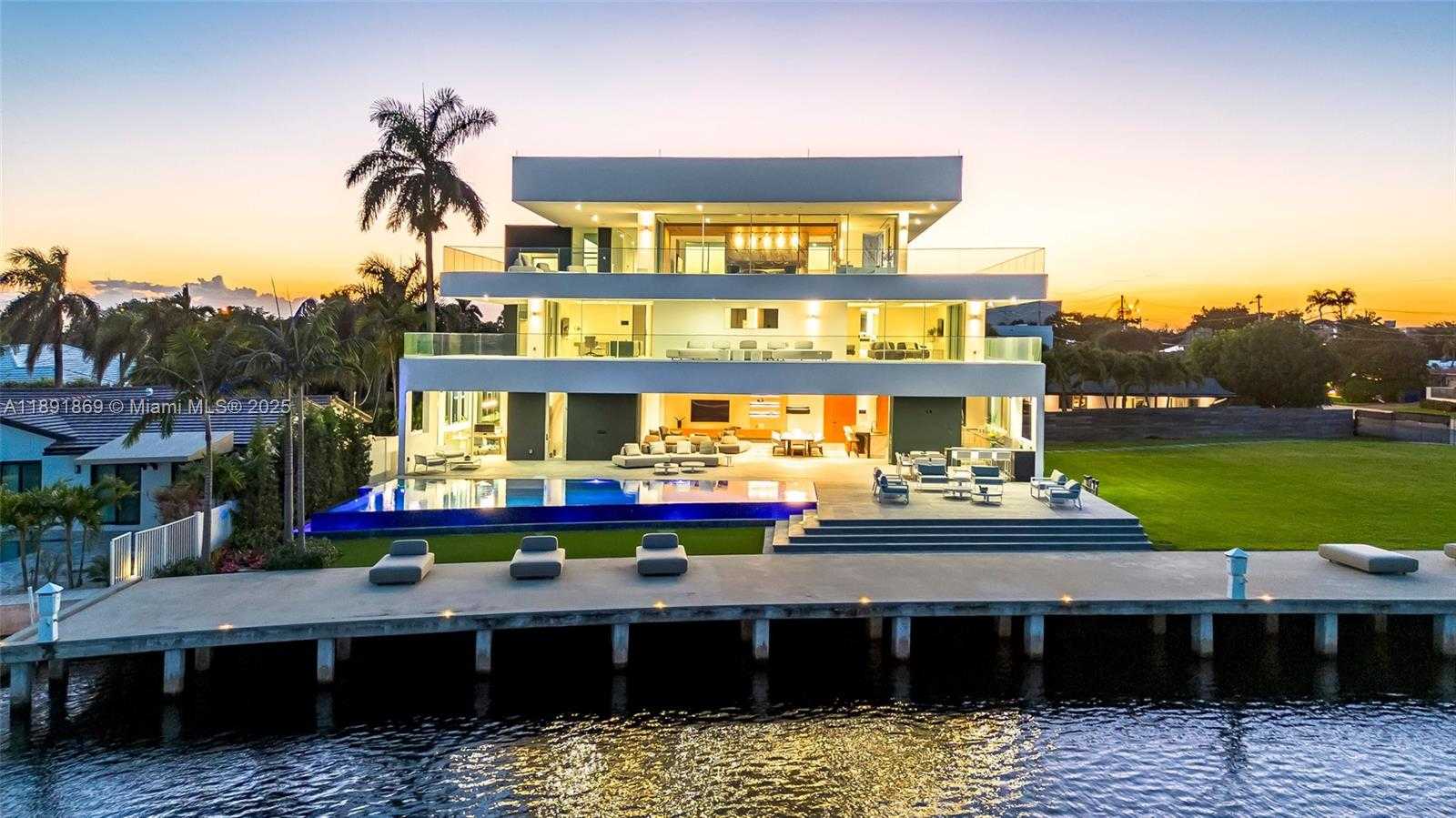 Small Image of 2131 NORTH EAST 15TH ST, Fort Lauderdale Number 2