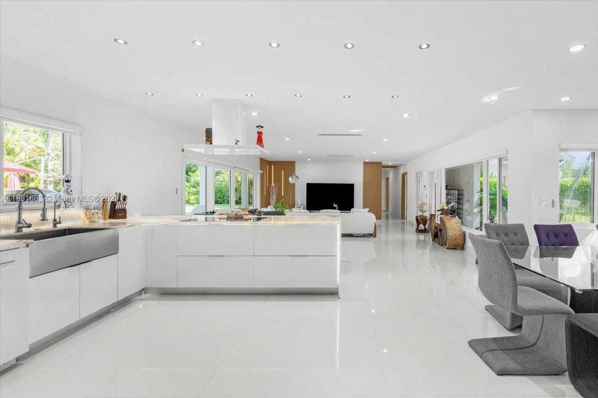 Small Image of 7150 SOUTH WEST 77TH PL, Miami Number 11