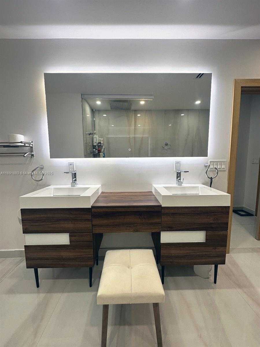 Small Image of 7150 SOUTH WEST 77TH PL, Miami Number 16