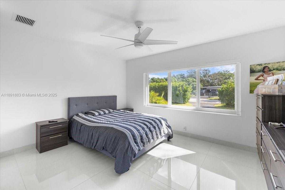 Small Image of 7150 SOUTH WEST 77TH PL, Miami Number 19
