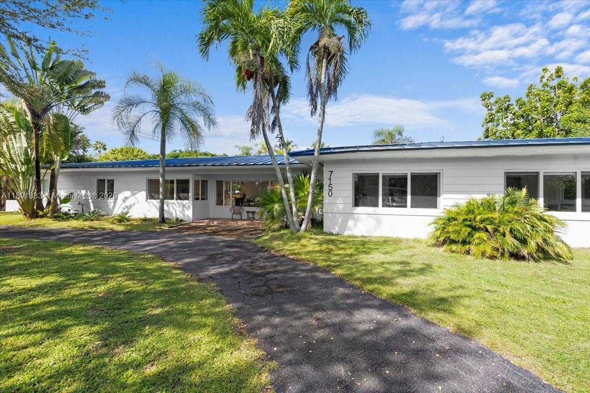 Small Image of 7150 SOUTH WEST 77TH PL, Miami Number 26