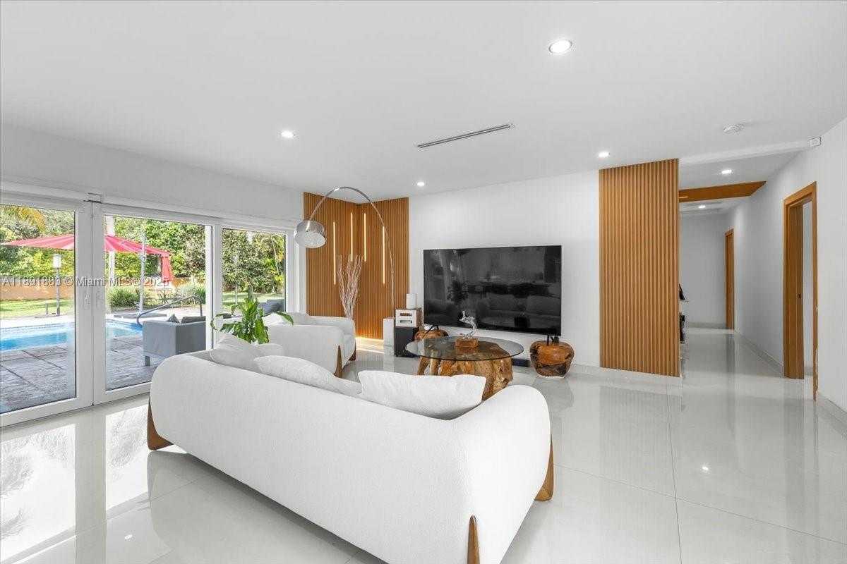 Small Image of 7150 SOUTH WEST 77TH PL, Miami Number 3