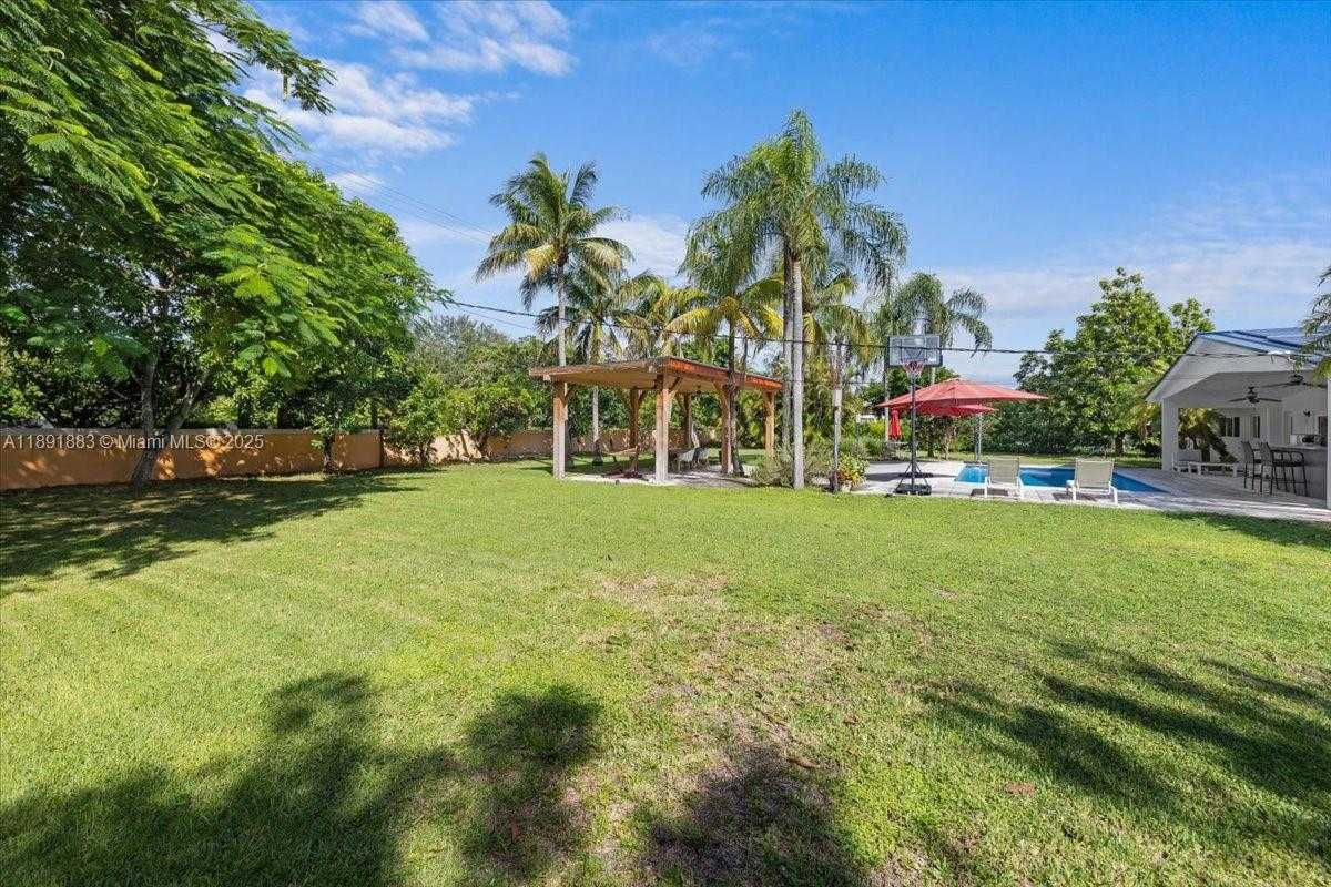 Small Image of 7150 SOUTH WEST 77TH PL, Miami Number 31