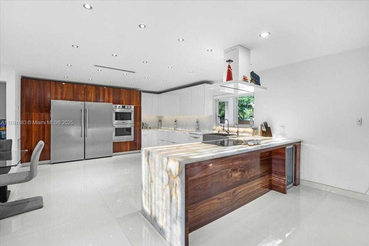 Small Image of 7150 SOUTH WEST 77TH PL, Miami Number 7