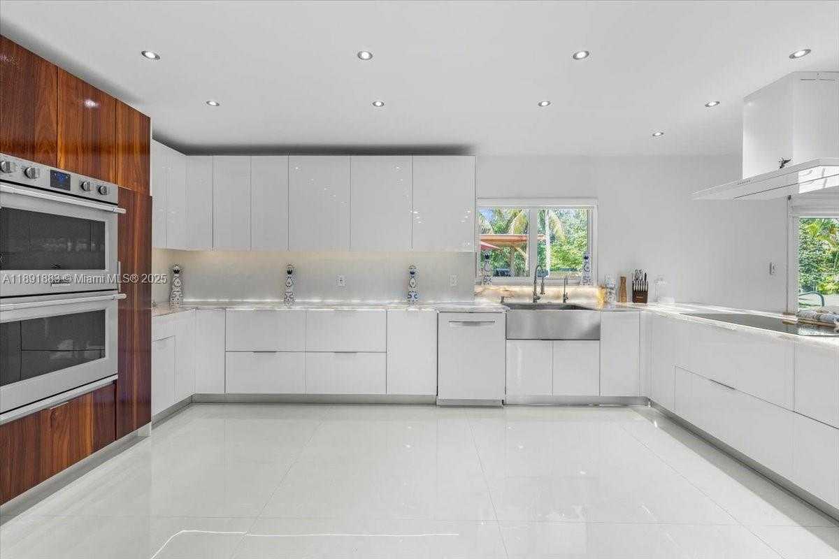 Small Image of 7150 SOUTH WEST 77TH PL, Miami Number 9