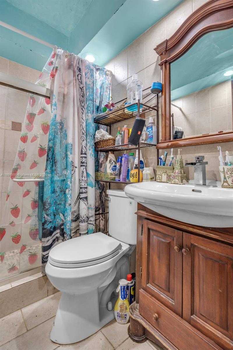 Small Image of 230 EAST 62ND ST, Hialeah Number 18